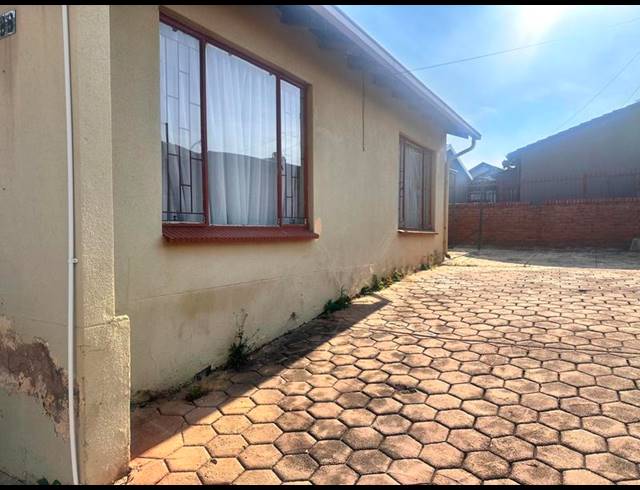 2 BEDROOM PROPERTY TO RENT IN SOSHANGUVE BB